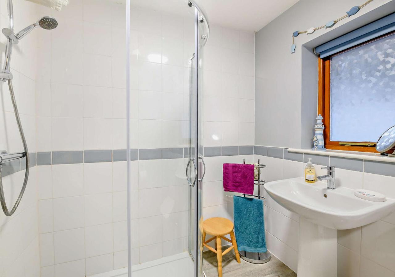 Salty Dog Cottage Whitby Ngoại thất bức ảnh