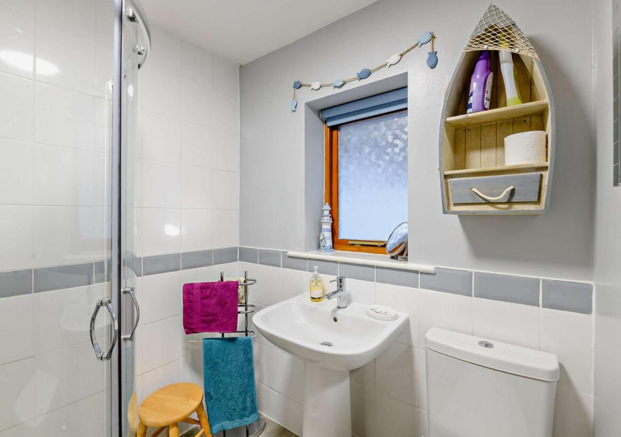 Salty Dog Cottage Whitby Ngoại thất bức ảnh