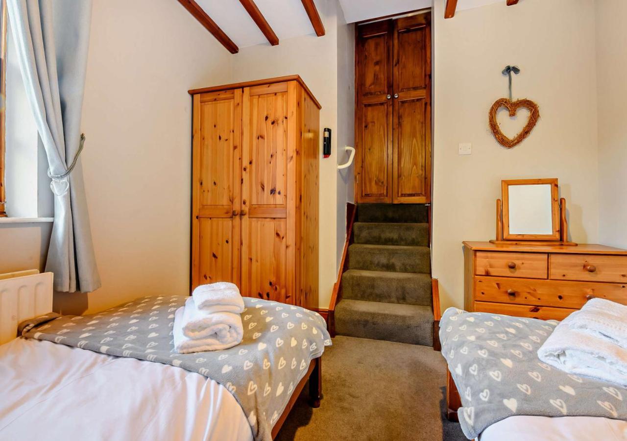 Salty Dog Cottage Whitby Ngoại thất bức ảnh