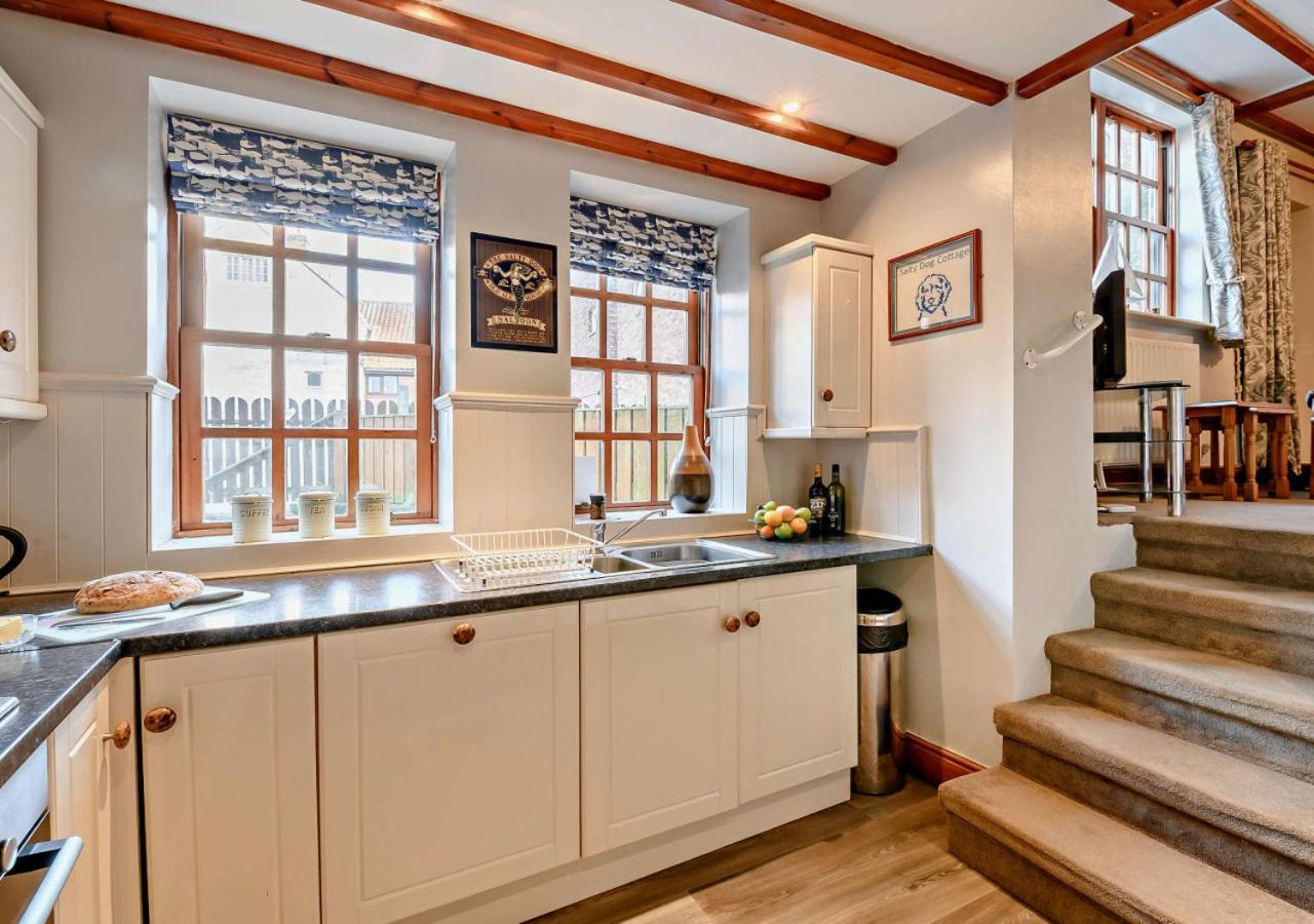 Salty Dog Cottage Whitby Ngoại thất bức ảnh